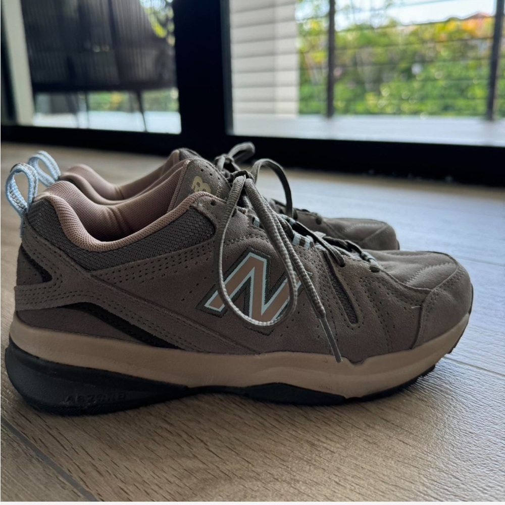 New balance shoes brown 608 size US 8 - only worn once